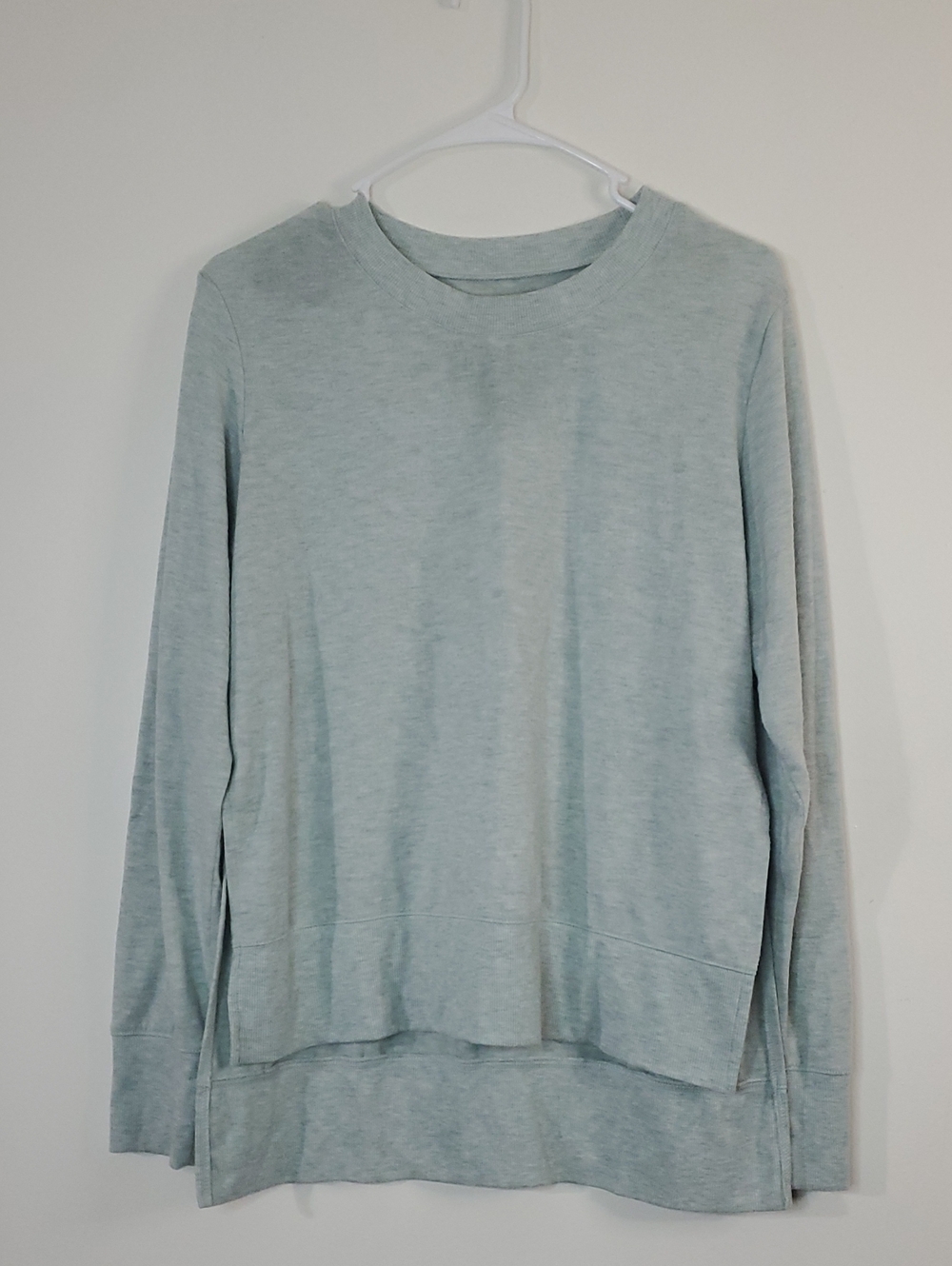 Alo Yoga Long-Sleeve Crewneck Sweater Size Med High-Low Heathered Green